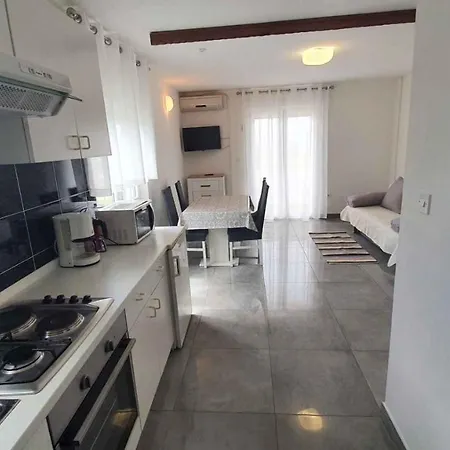 Apartment In With Sea View, Balcony, Air Conditioning, Wifi 809-3 *