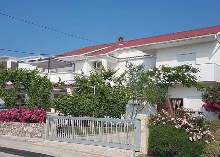 In With Sea View, Balcony, Air Conditioning, Wifi 809-3