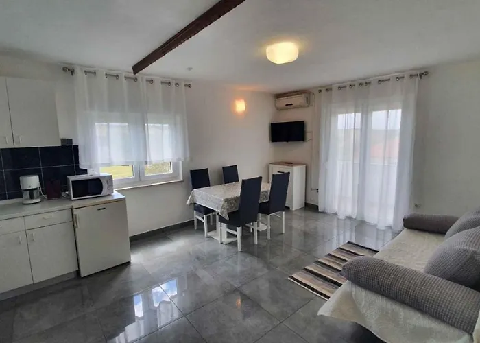 In With Sea View, Balcony, Air Conditioning, Wifi 809-3 شقة Ljubač